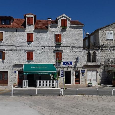 טרוגיר Apartments Riva מראה חיצוני תמונה