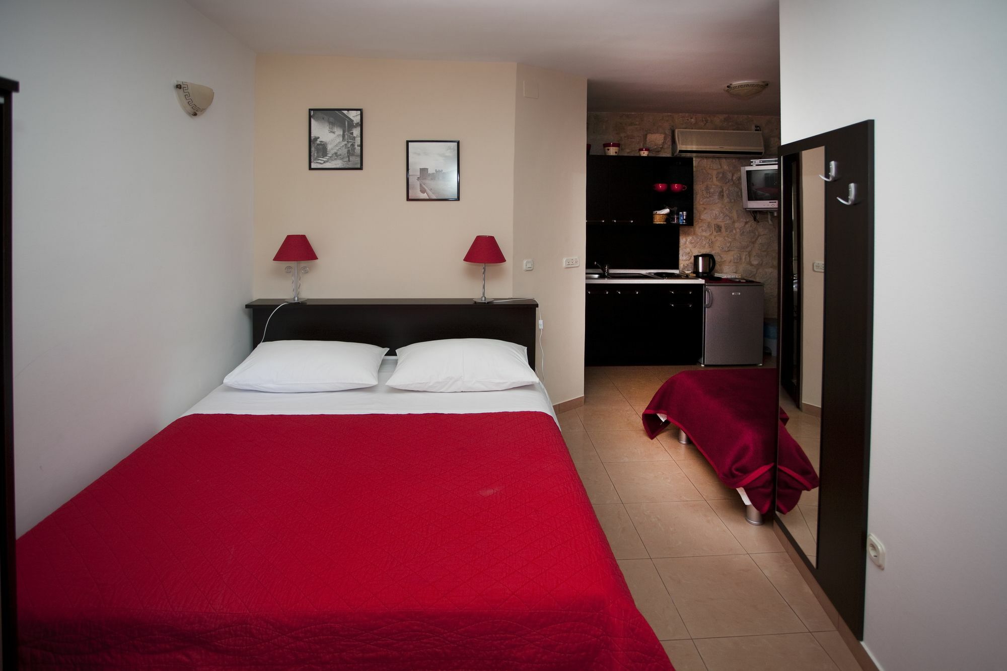 טרוגיר Apartments Riva מראה חיצוני תמונה