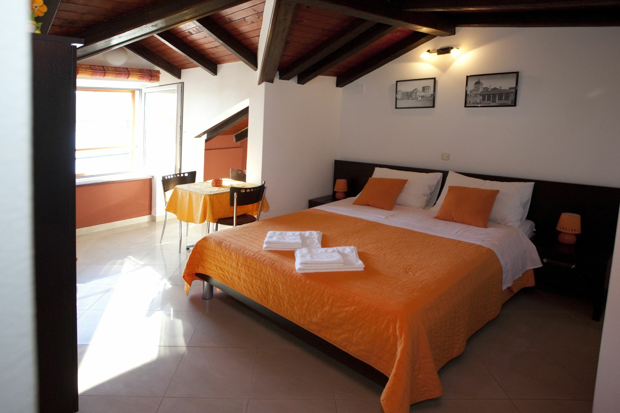 טרוגיר Apartments Riva מראה חיצוני תמונה